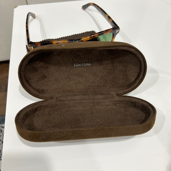 Tom Ford 0906 Buckley Havana Sunglasses - Picture 8 of 9